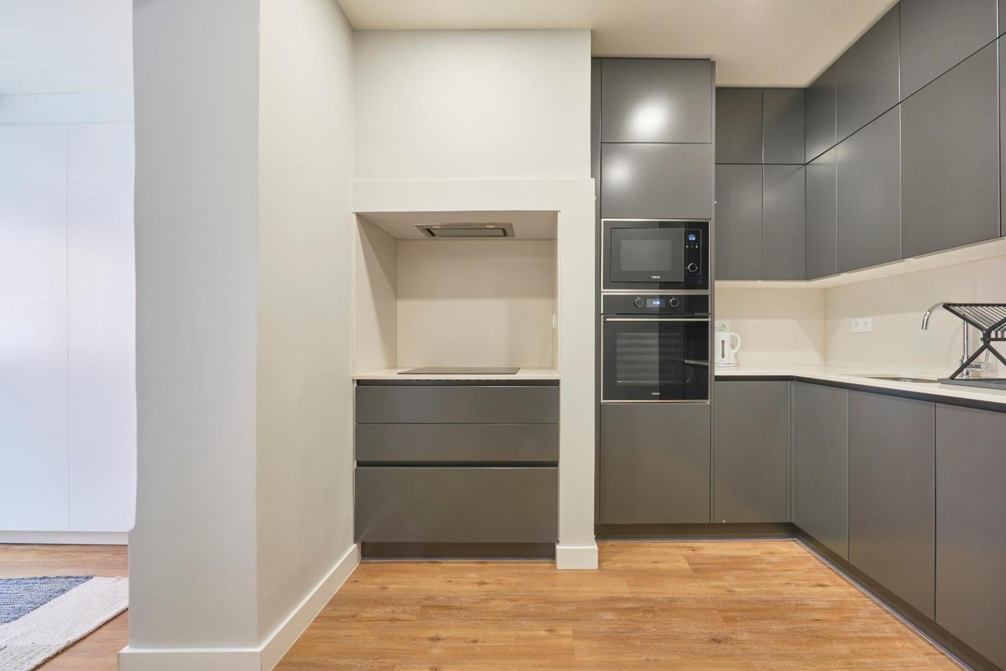 Modern 2 Bed In Campolide Near Amoreiras * Lissabon